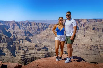 Small Group Grand Canyon West, Hoover Dam, 7 Magic Mountains Tour