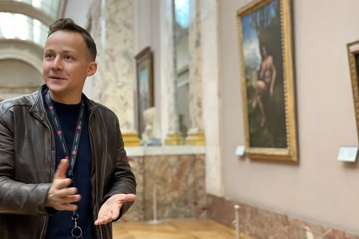 Paris: Complete Louvre Private Tour with Mona Lisa