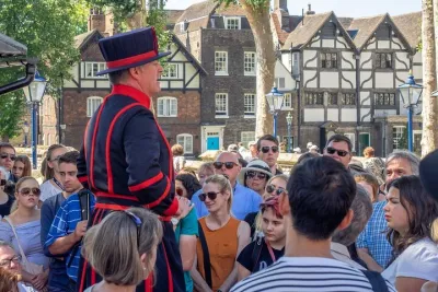 Early Access Tower of London: Crown Jewels and Beefeater Ceremony