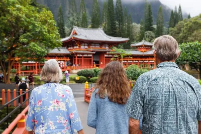 Oahu: Dole Plantation & Haleiwa Town OR Grand Circle Island Tour