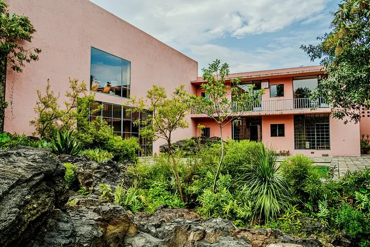 EXCLUSIVE TOUR Luis Barragán Casa Pedregal - small groups