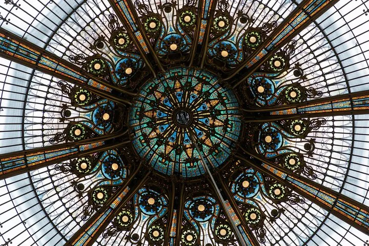 History of Fashion: Haute Couture and Revolution in Paris