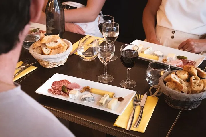 Paris Private Food Tasting Tour with a French Gastronomy Expert