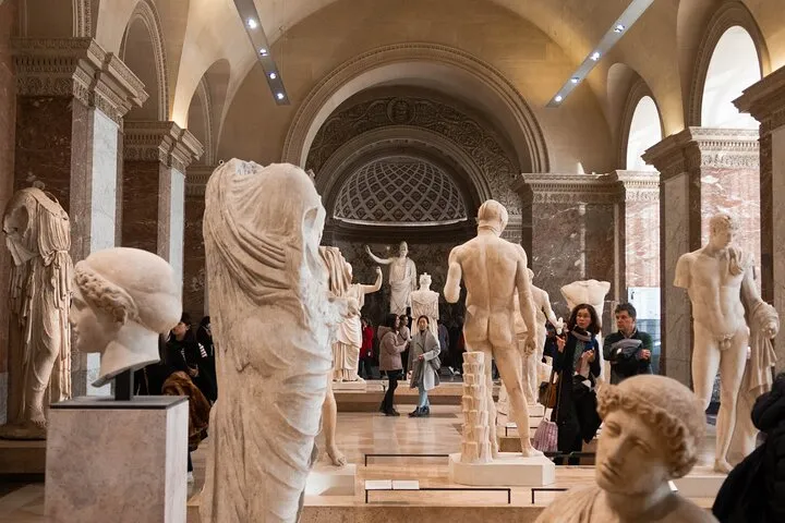 Louvre Museum Small Group Guided Tour