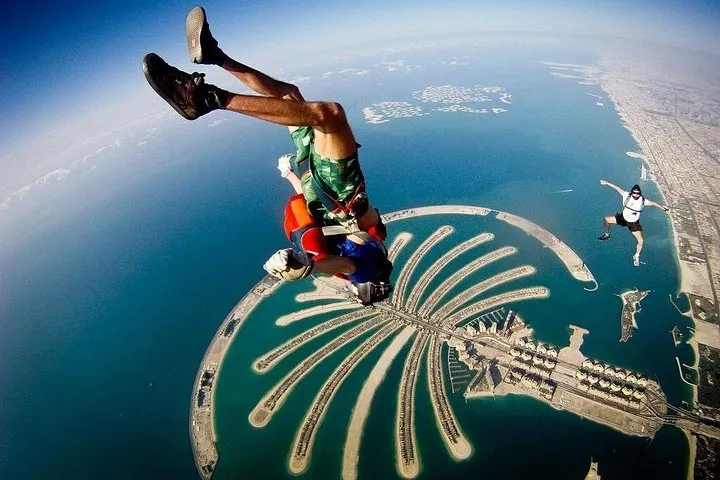 Dubai Skydive 200 miles per hour with Photos and Videos