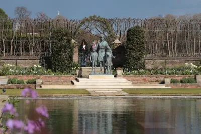 Kensington Palace & Gardens with Take Away Cream Tea
