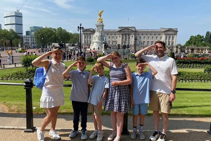 Private London Family Adventure Highlights Tour Guide and Driver