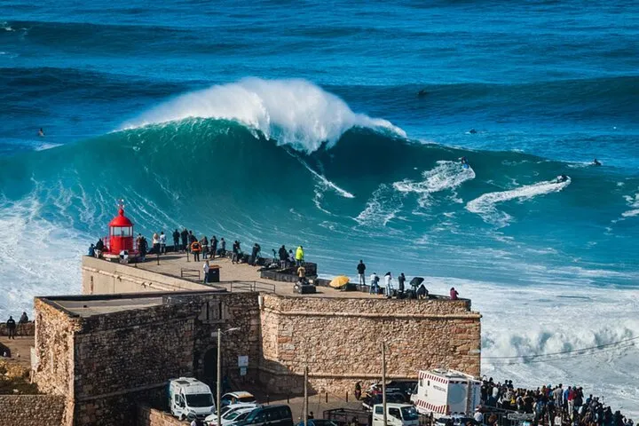 Private Guided Tour from Lisbon: Nazaré & Óbidos