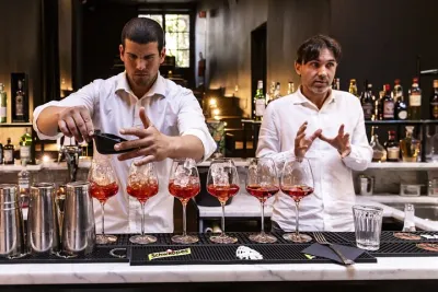 Late Night in Rome: VIP Golf Cart Drinks & Bites Tour