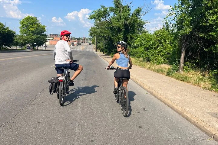 2 Hour 7-speed Bike Rental to Explore Nashville