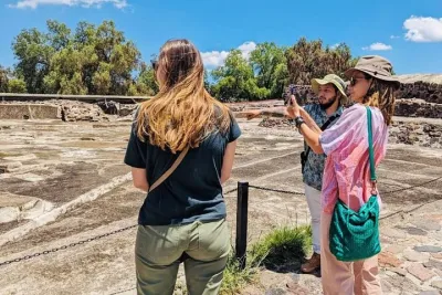 Teotihuacan Pyramids Guided Trip Entry Included and Transport.