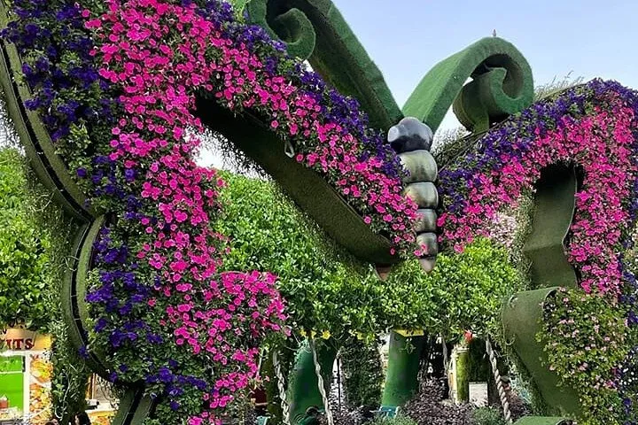 Tropical Paradise 15,000 with Butterflies Dubai Butterfly Garden