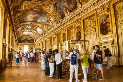 Paris Louvre Museum Skip-the-Line Highlights Guided Tour