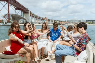Lisbon Pizza & Sangria Escape on a Cozy Boat Cruise