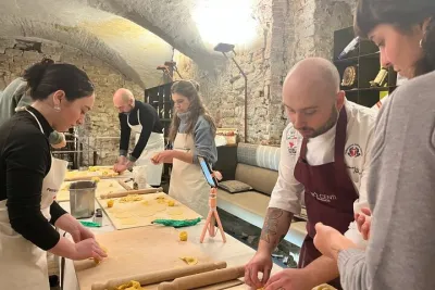 Hands-On Pasta and Tiramisu Class in a Florentine Palace