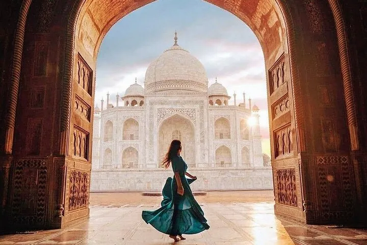 Taj Mahal Sunrise Tour from Delhi – All Inclusive Day Trip