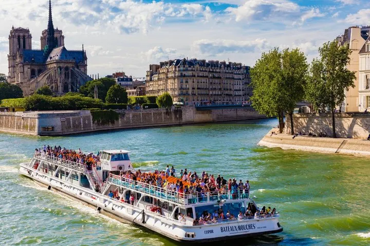 Paris Promenade Cruise River with Champagne