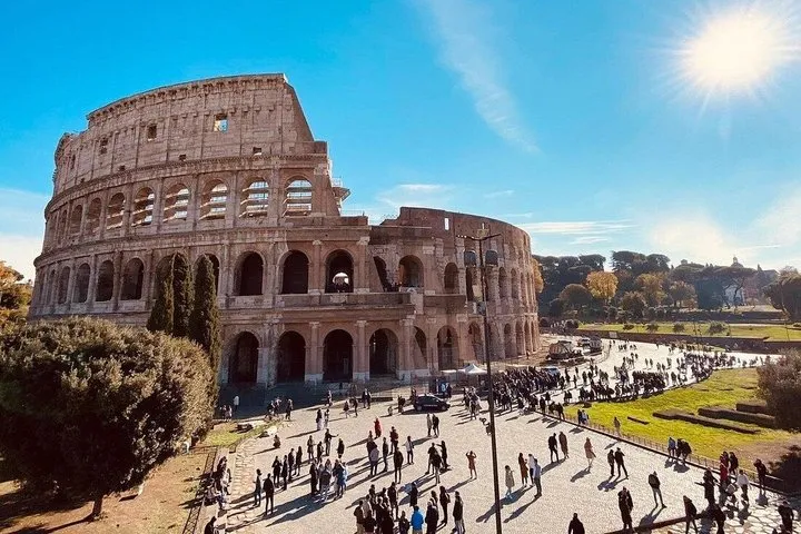 Colosseum 12 People Small-Group Guided Tour with Arena Option