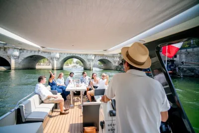 2-12 pax Private River Boat Tour in Paris with Rosé and Macarons