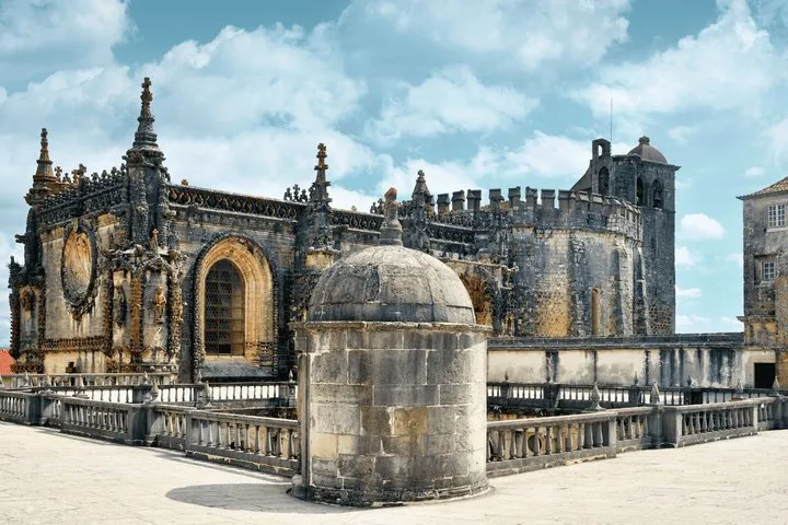 Templars and Castles Tour Tomar and Almourol from Lisbon + Book