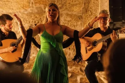 Lisbon Traditional Fado Night + ebook