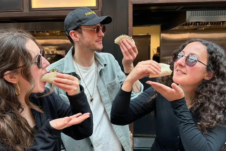 Taco Treasure Hunt and Self-Guided Food Walking Tour of London