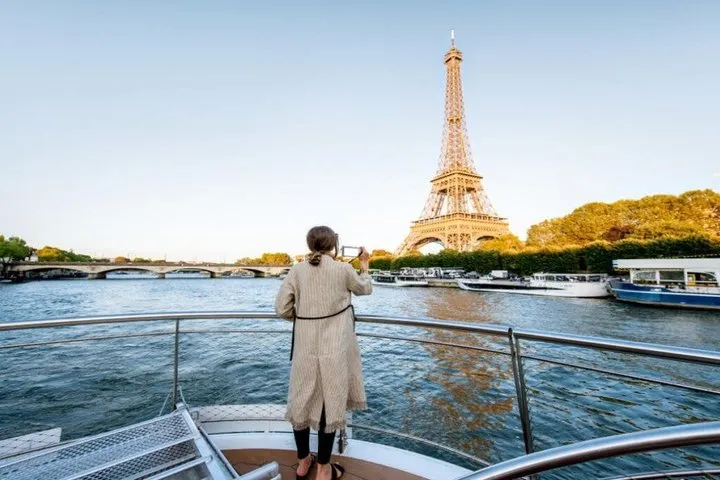 1-Hour Seine River Cruise Ticket from Eiffel Tower