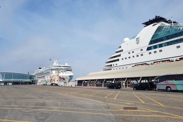 Private transfer from Rome to Civitavecchia Port - Round trip