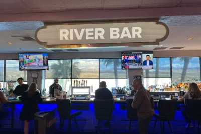 Las Vegas to Laughlin: Full-Day Riverside Refresh