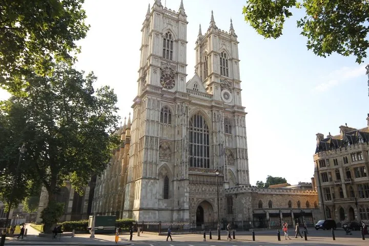 Royal Westminster Walking Tour with Westminster Abbey