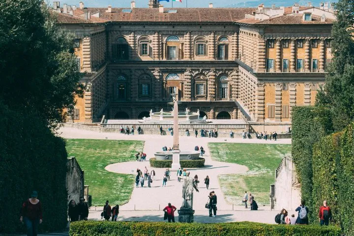 Florentine Elegance: Pitti Palace and Boboli Gardens Private Tour