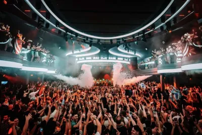 Las Vegas Club Crawl with Games Open Bar and Party Bus