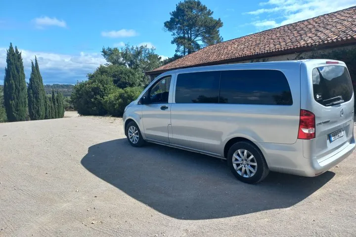 Transfer Lisbon Airport to Sesimbra