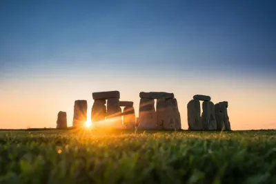 Luxury Stonehenge and Bath Day Tour from London