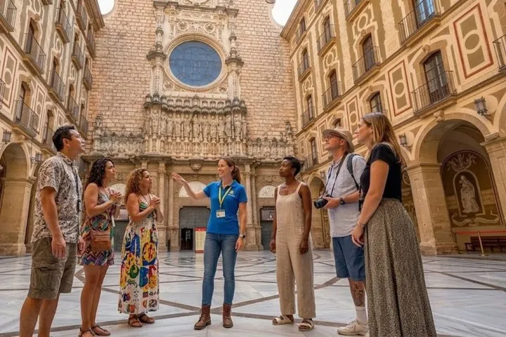 Barcelona Montserrat Guided Tour with Museum Entry