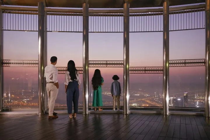 Burj Khalifa Ticket with The Cafe Treat with Private Transfers