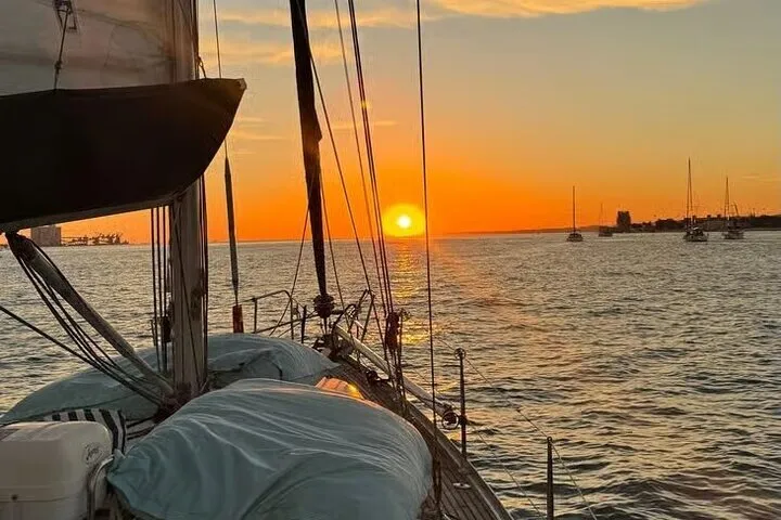 Lisbon Sunset or Daily Boat Tour on the Tagus River with Drinks