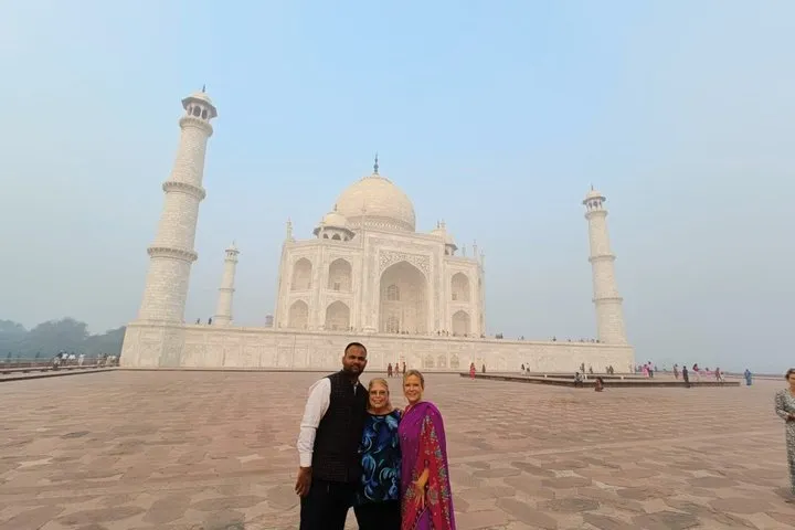 Same Day Private Taj Mahal & Agra Fort trip From Delhi
