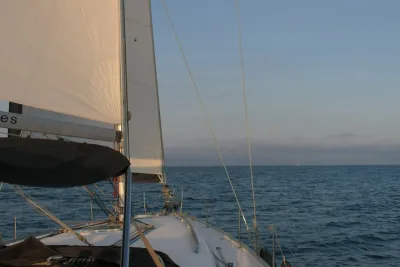 Barcelona Sailing Tour with Drinks and Snacks