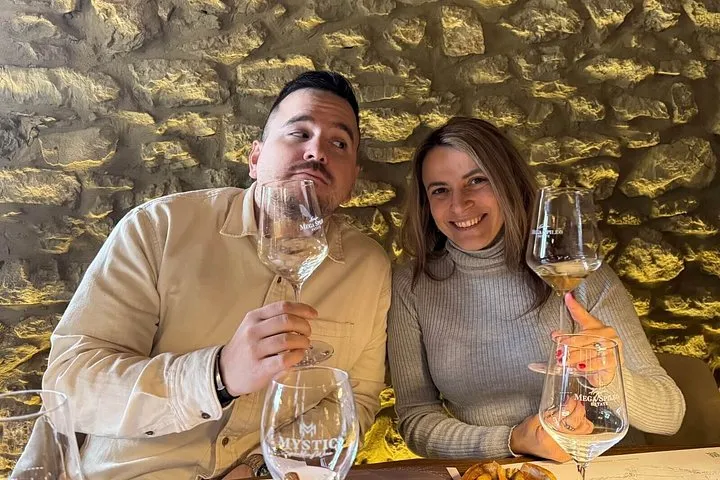 Athens Nights Uncorked: Walking Tour & Wine Experience