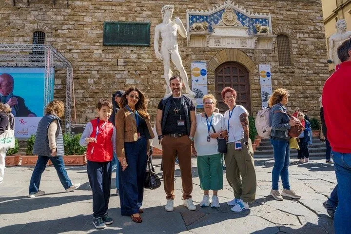 Walking Tour in Florence with Wired Headset