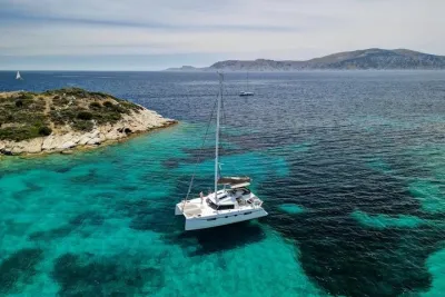 Athens Riviera Catamaran Cruise with Lunch and Drinks