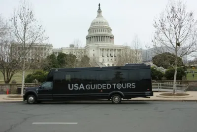 Small Group Tour of DC - Luxury Climate-Controlled Bus