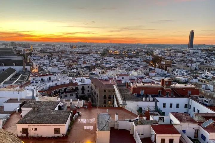 From Lisbon to Seville Luxury Transfer with stops Évora & Mérida