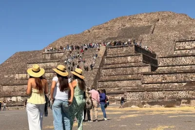 Tour in Teotihuacan Breakfast in Cueva Transportation and Hidden Caves