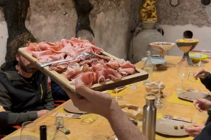 E-Bike Rome Highlights & Tasting in the Secret Cave