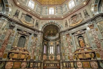 Semi-Private Michelangelo Experience David and Medici Tombs