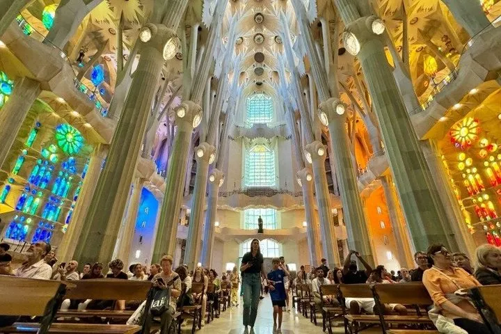 Sagrada Família Semi Private Tour with Fast Entry