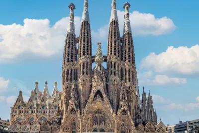 Barcelona: Sagrada Familia Skip the Line Ticket with Audio Guide