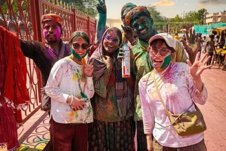 Holi Festival of Vrindavan and Mathura along with Taj Mahal